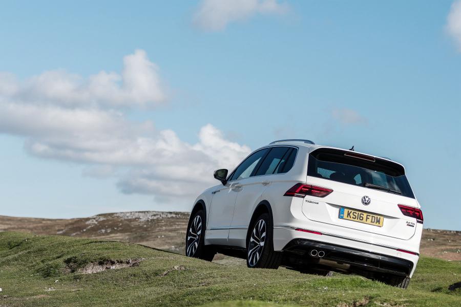  Volkswagen Tiguan R-Line 2016 года  (UK) (фото 11 из 30)
